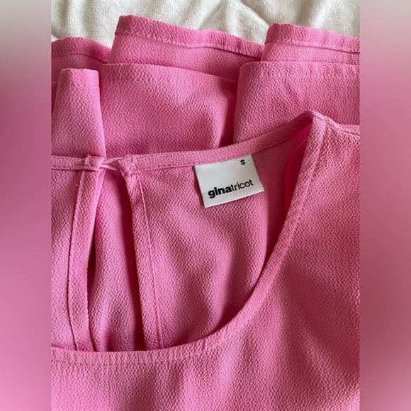 Gina Tricot Flutter Sleeve Top - Picture 8 of 8